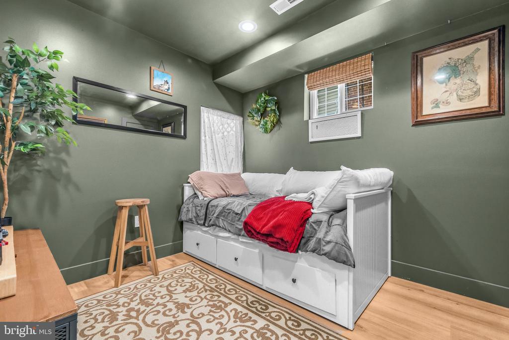 5517 7TH STREET NW Unit: 1
