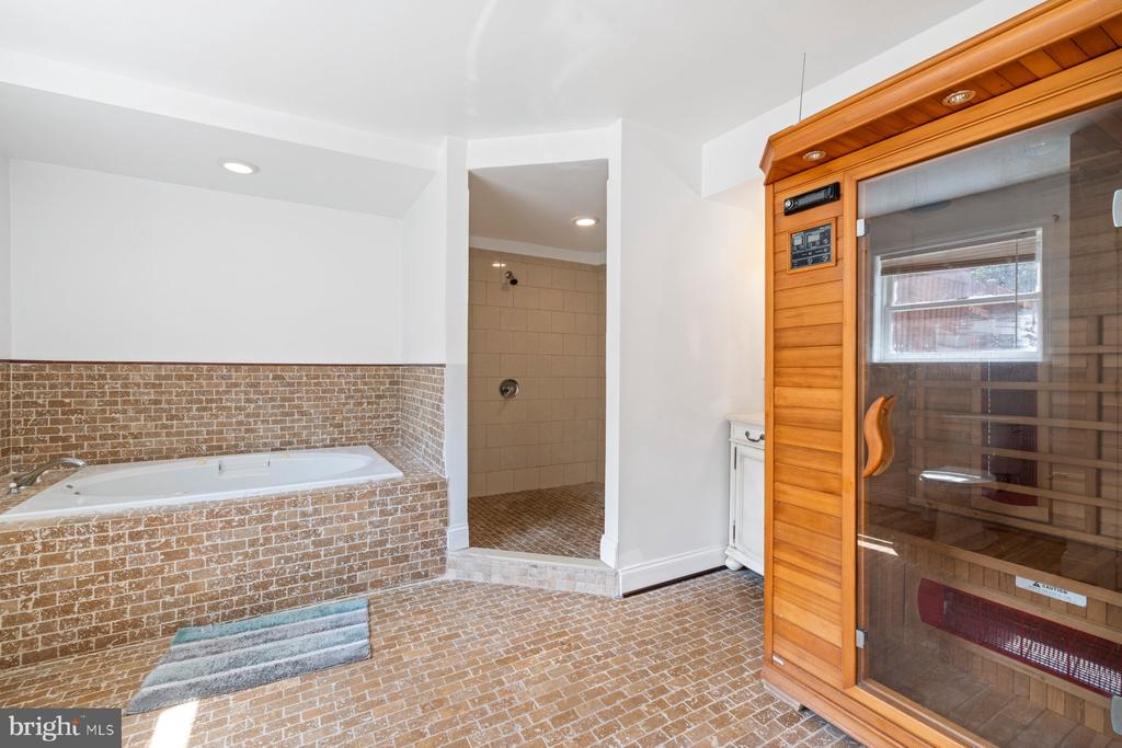 61 MAGOTHY BEACH ROAD