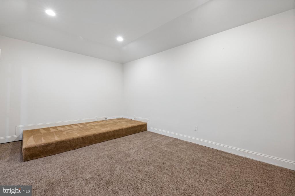 61 MAGOTHY BEACH ROAD