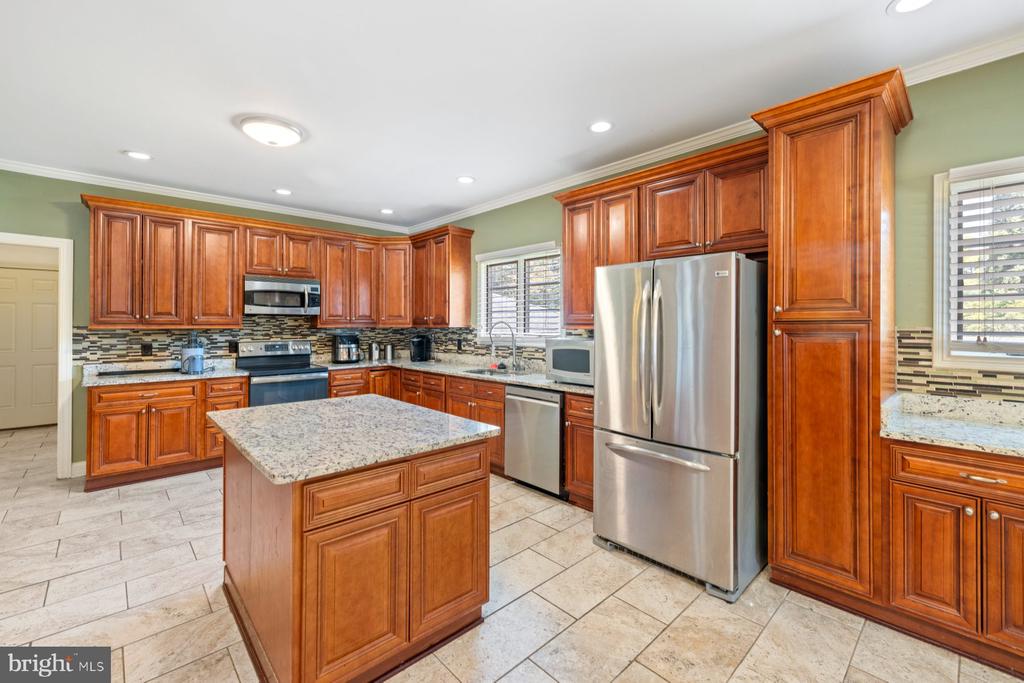 61 MAGOTHY BEACH ROAD