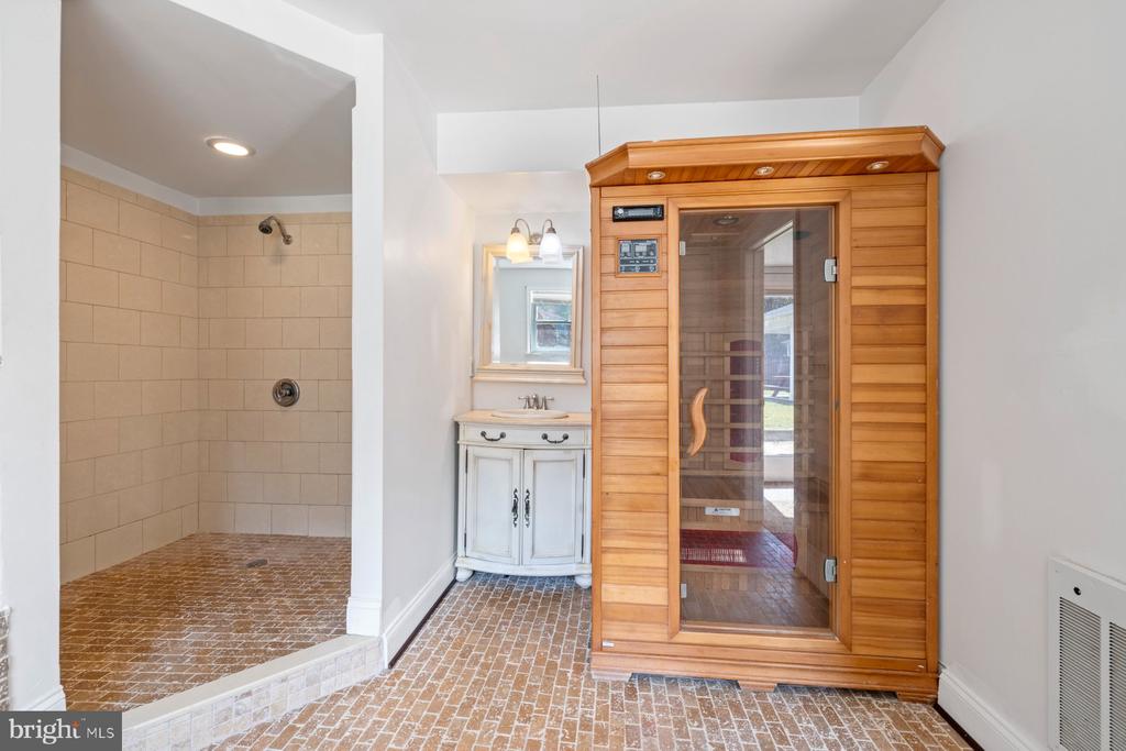 61 MAGOTHY BEACH ROAD