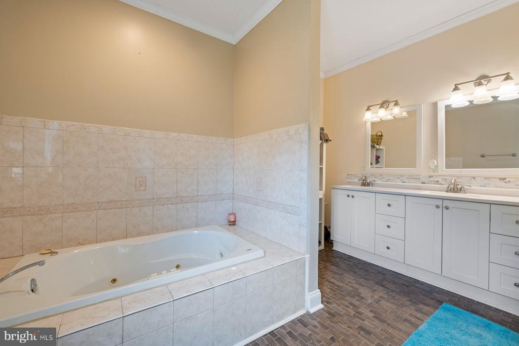 61 MAGOTHY BEACH ROAD