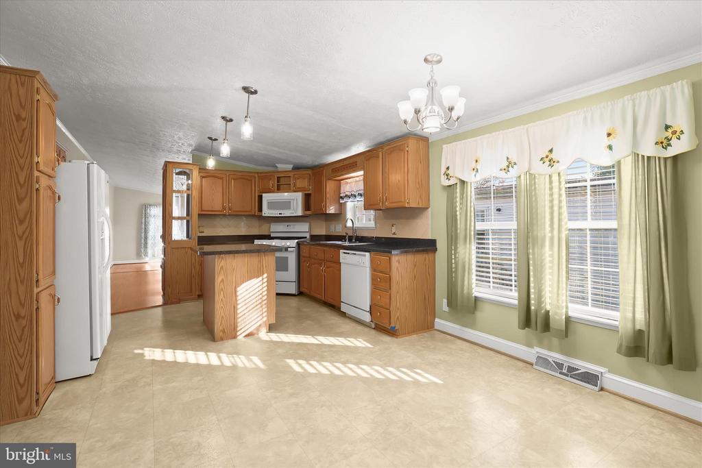 8006 FAIR BREEZE DRIVE