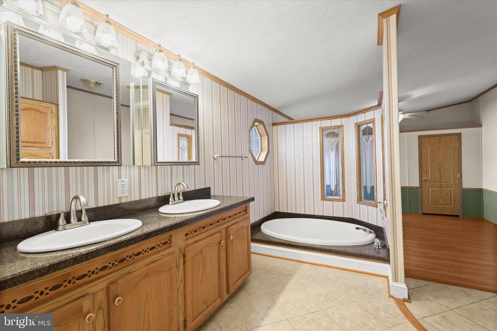 8006 FAIR BREEZE DRIVE