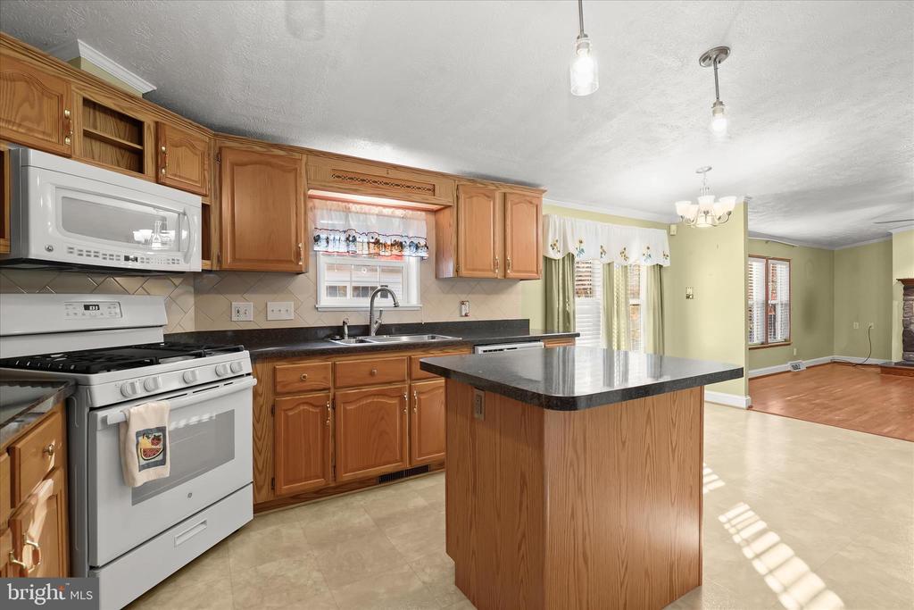 8006 FAIR BREEZE DRIVE