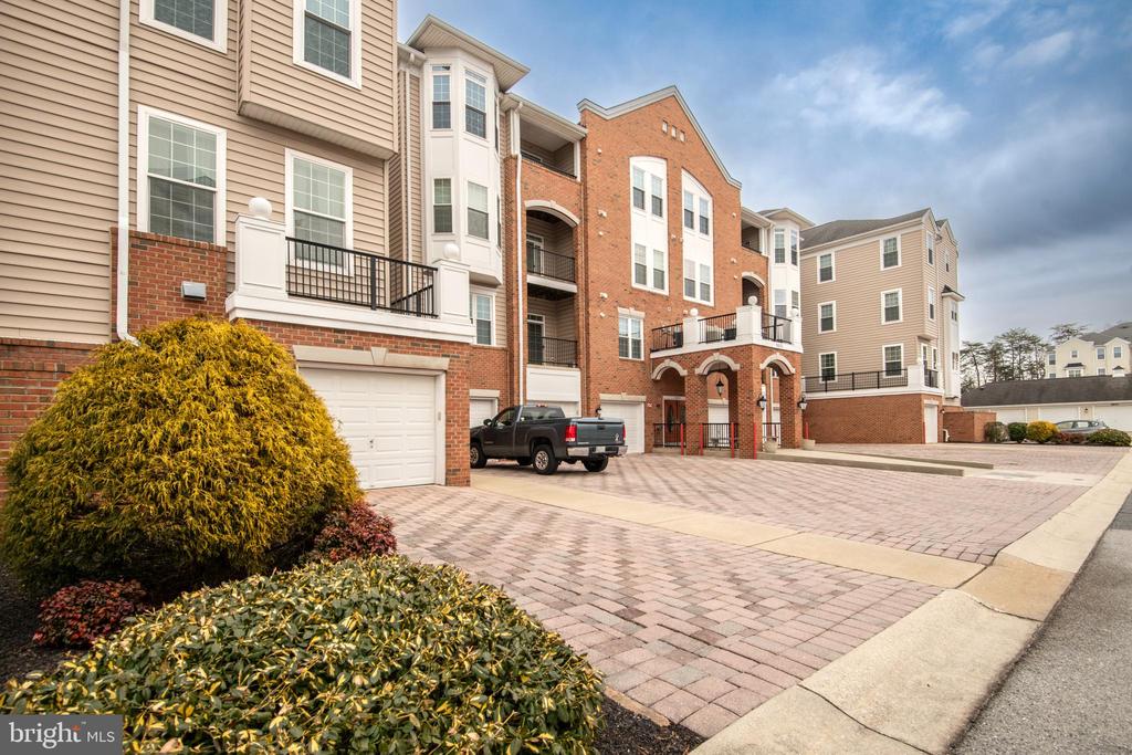8605 WANDERING FOX TRAIL 303