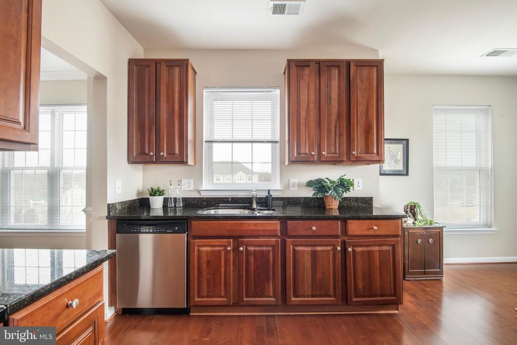 8605 WANDERING FOX TRAIL 303