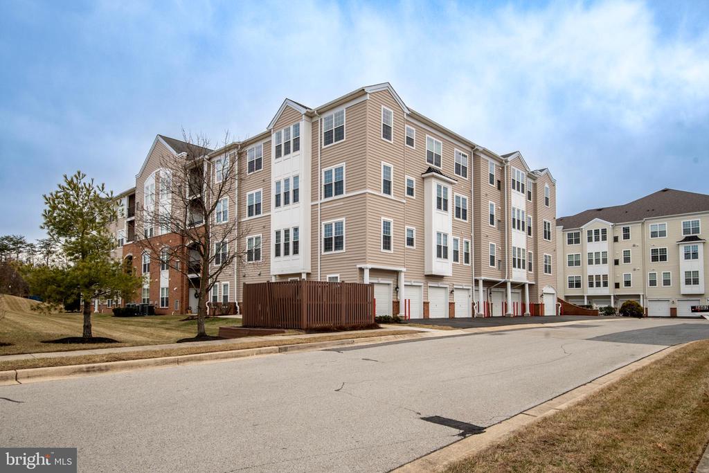 8605 WANDERING FOX TRAIL 303