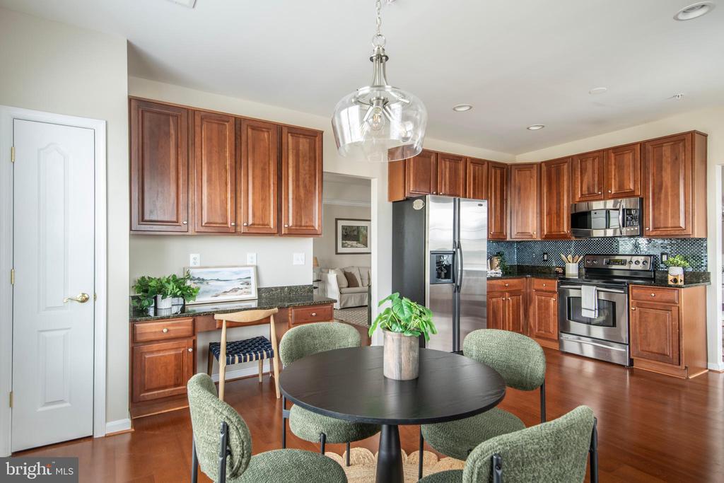 8605 WANDERING FOX TRAIL 303