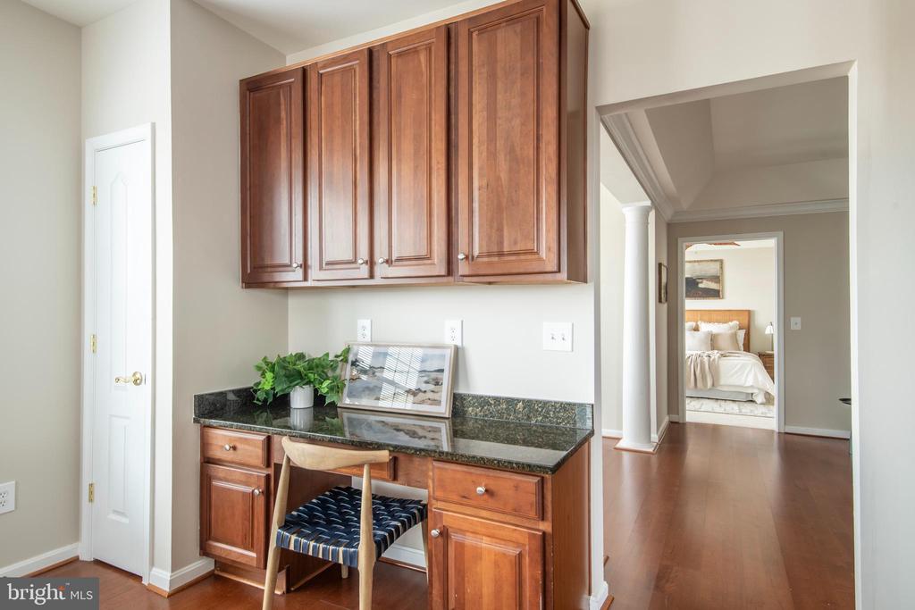 8605 WANDERING FOX TRAIL 303