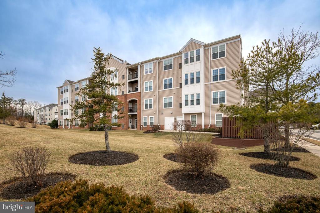 8605 WANDERING FOX TRAIL 303