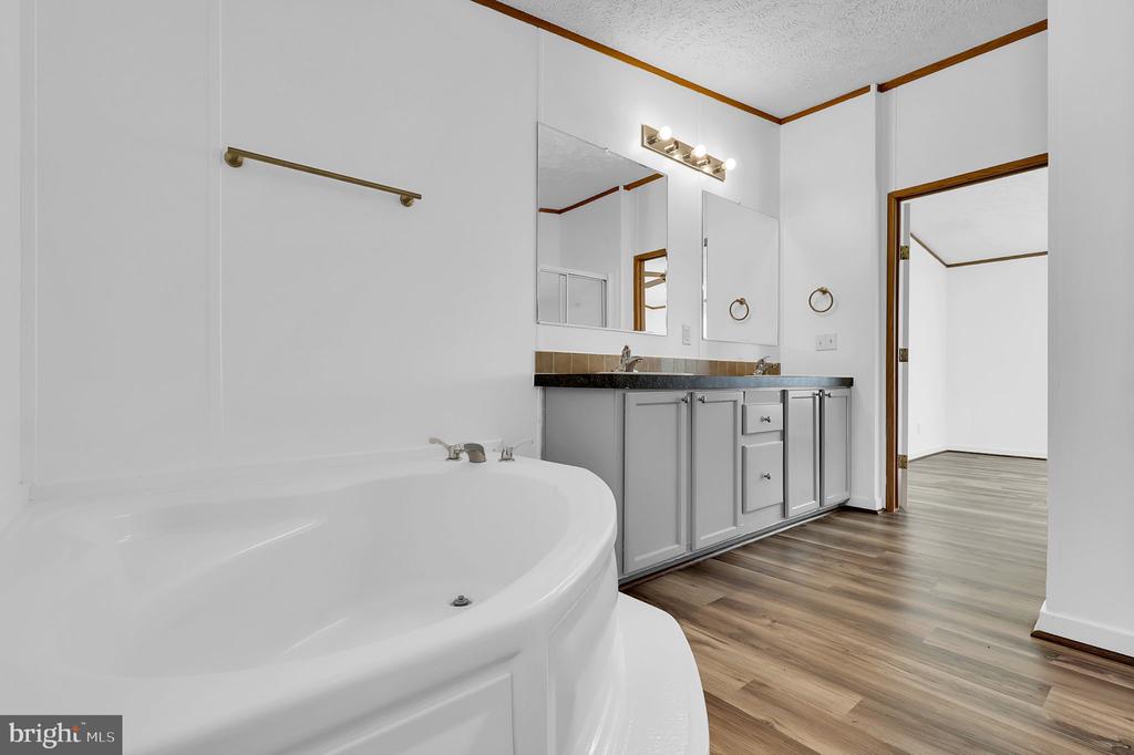 7810 CLARK ROAD D88