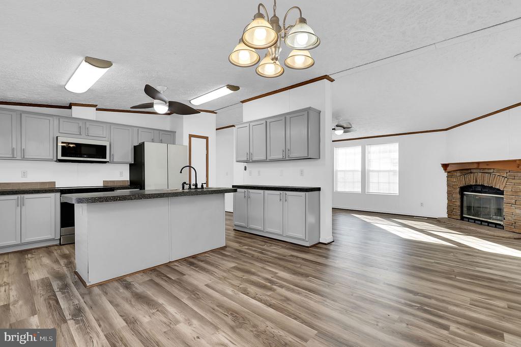 7810 CLARK ROAD D88