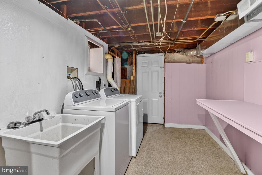 1405 W 37TH STREET