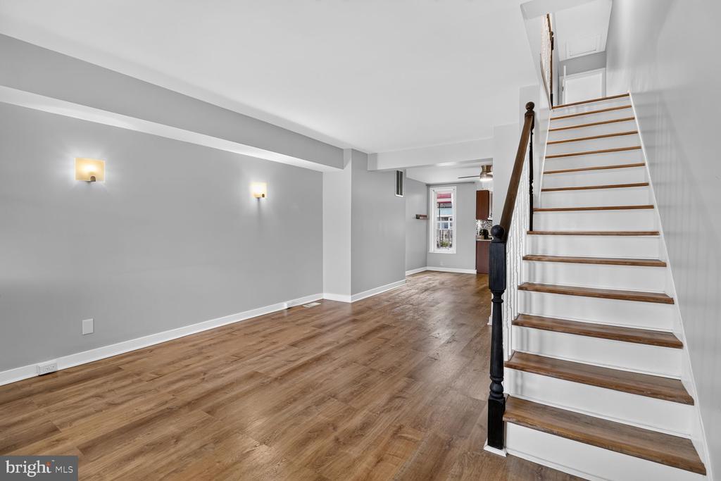 1405 W 37TH STREET