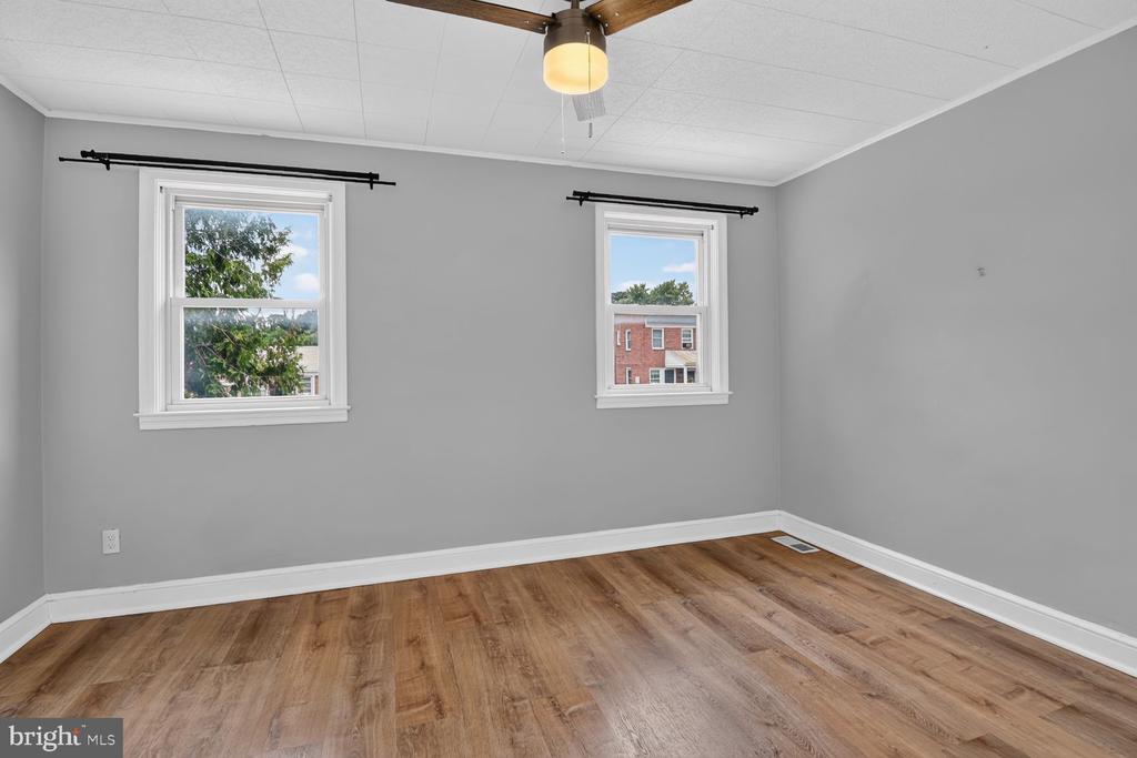 1405 W 37TH STREET