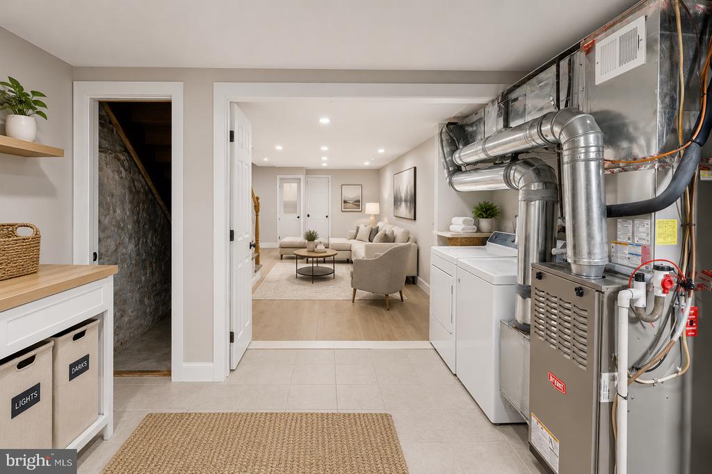 1405 W 37TH STREET