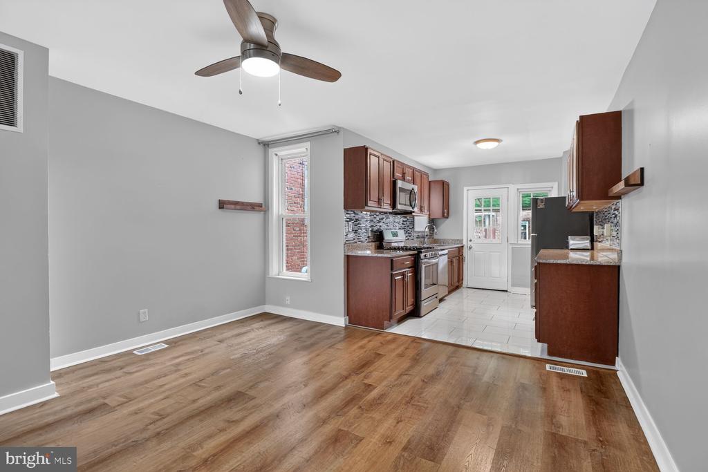 1405 W 37TH STREET