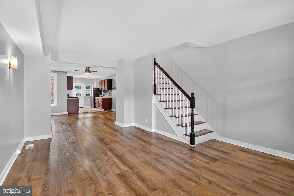 1405 W 37TH STREET