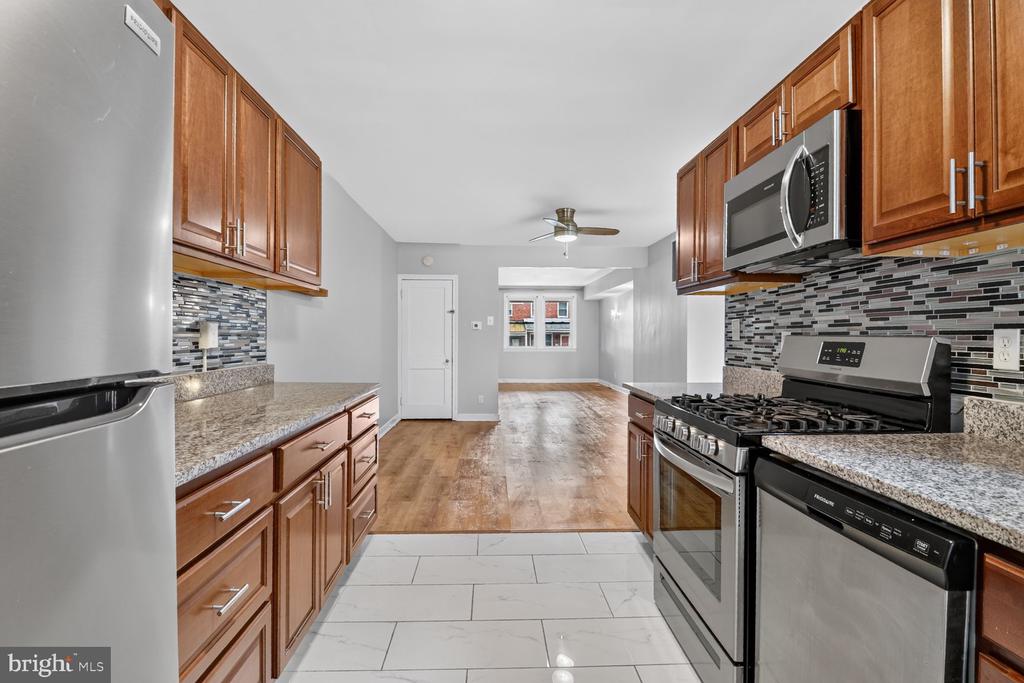1405 W 37TH STREET