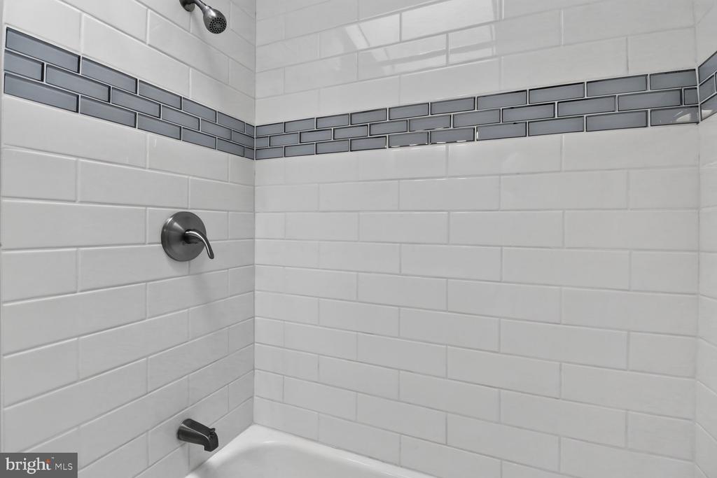 1405 W 37TH STREET
