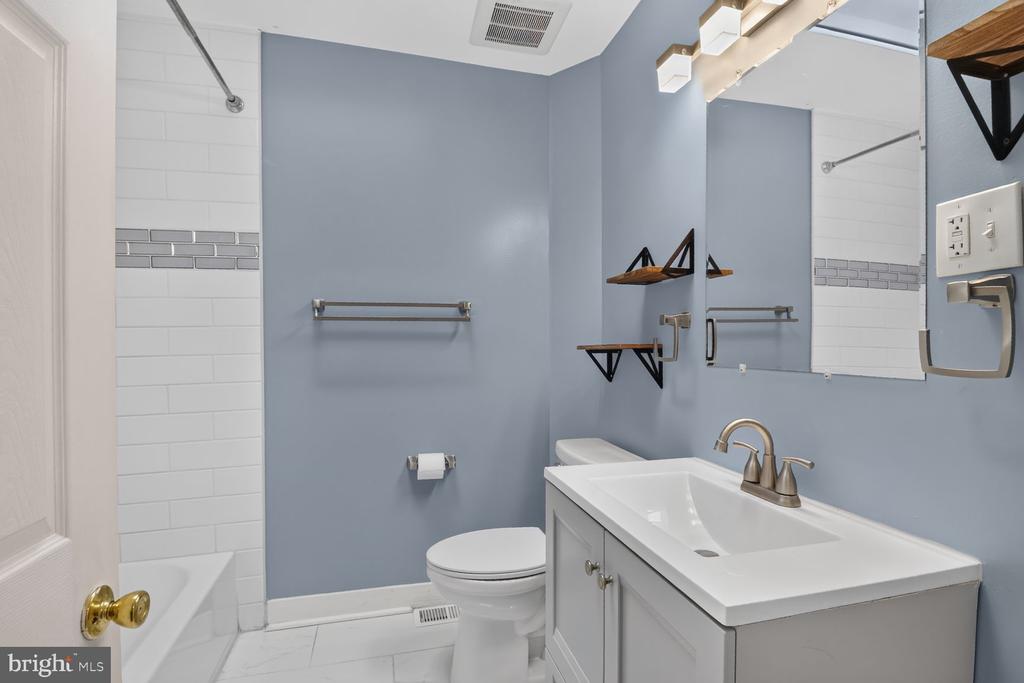 1405 W 37TH STREET