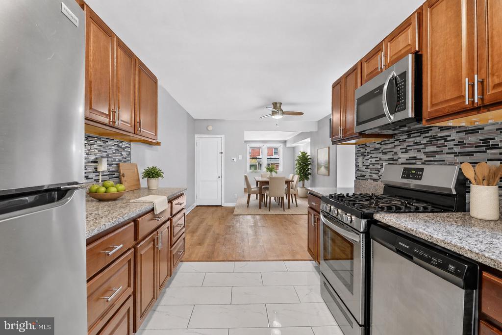 1405 W 37TH STREET