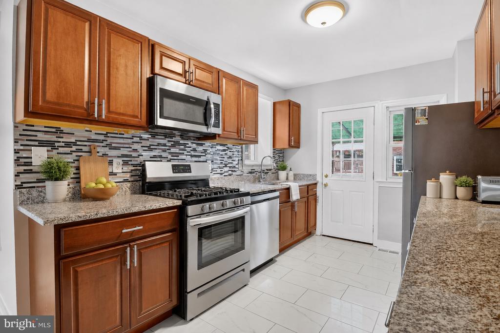 1405 W 37TH STREET