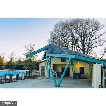 1405 W 37TH STREET