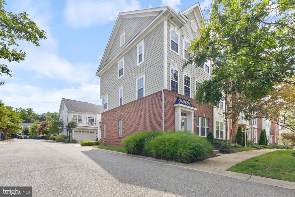 17 STEEPLECHASE DRIVE