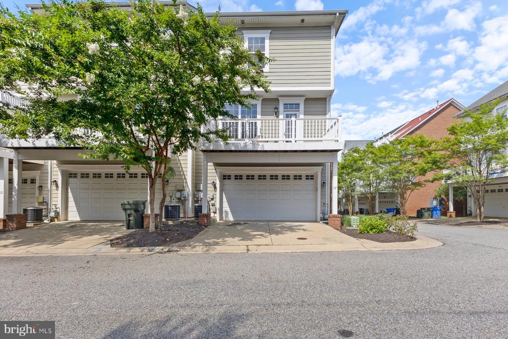 17 STEEPLECHASE DRIVE