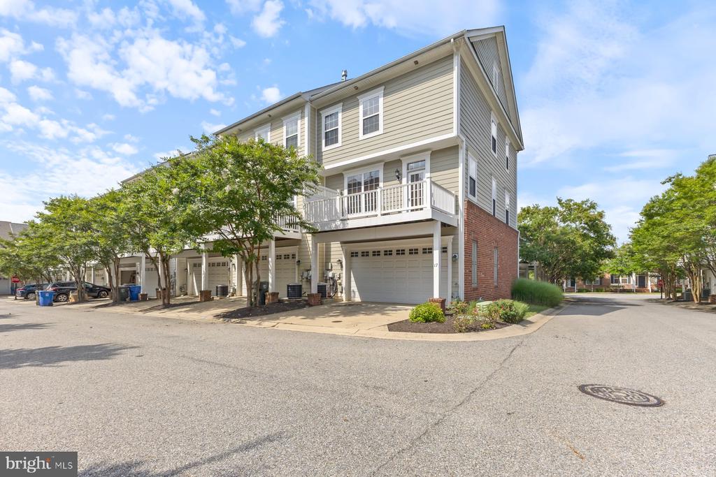 17 STEEPLECHASE DRIVE