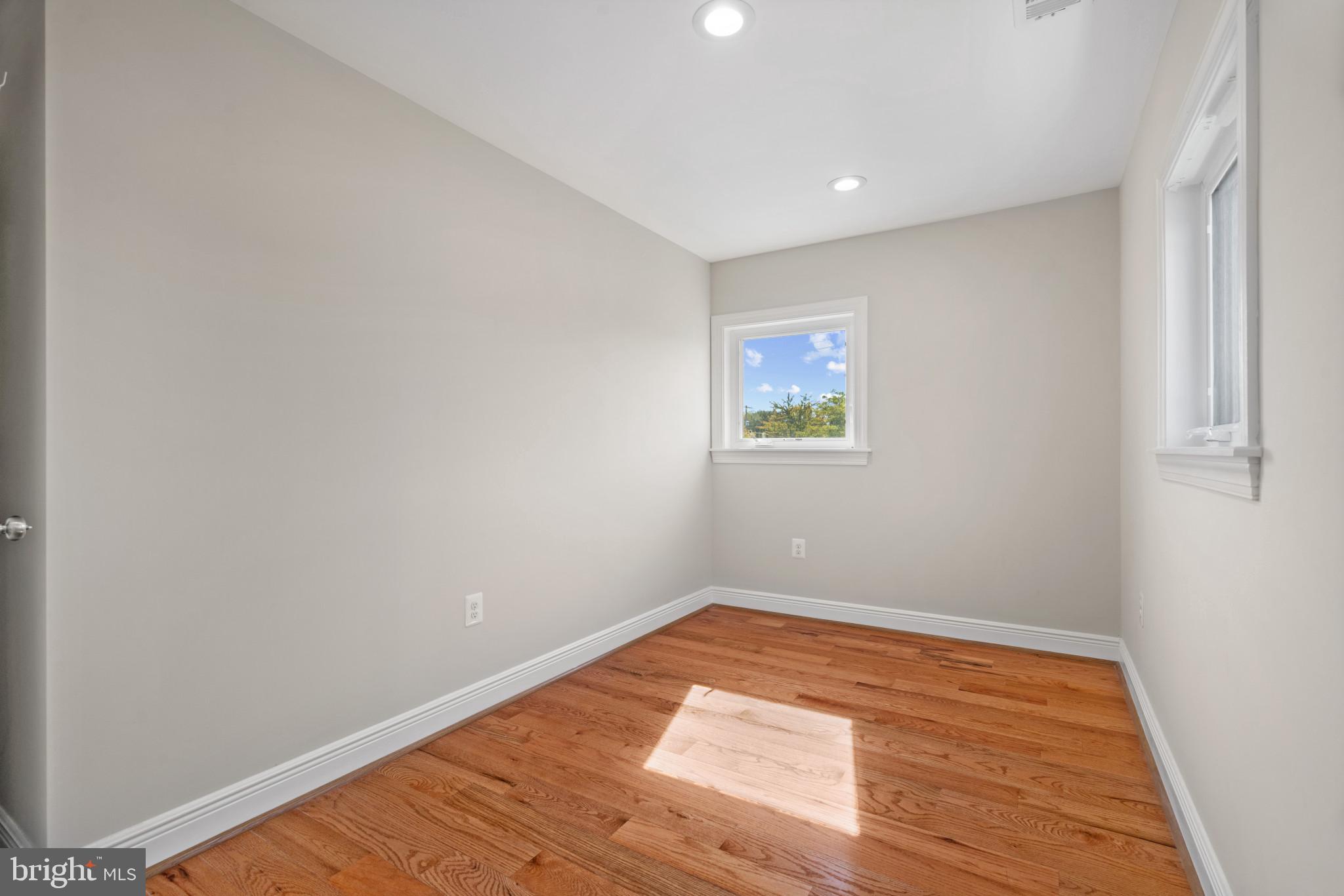 2807 JAMESTOWN ROAD