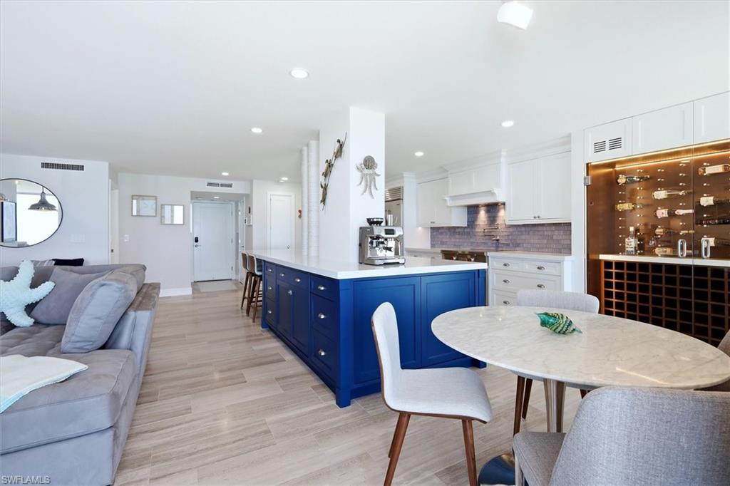 2425 Gulf Of Mexico DR 6D