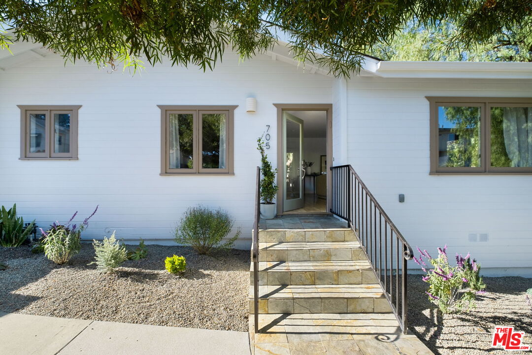 705 Tularosa Dr