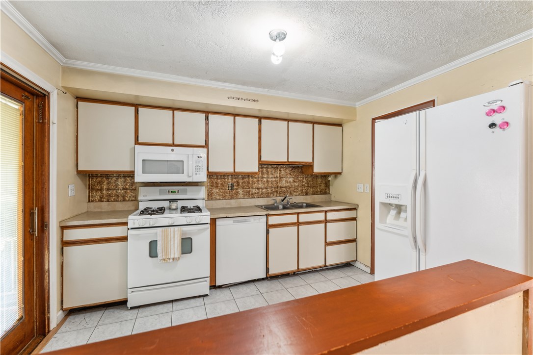 392 Seminole Ave