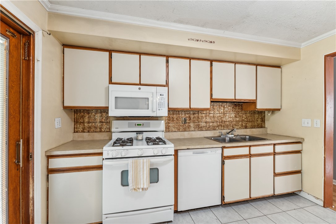 392 Seminole Ave