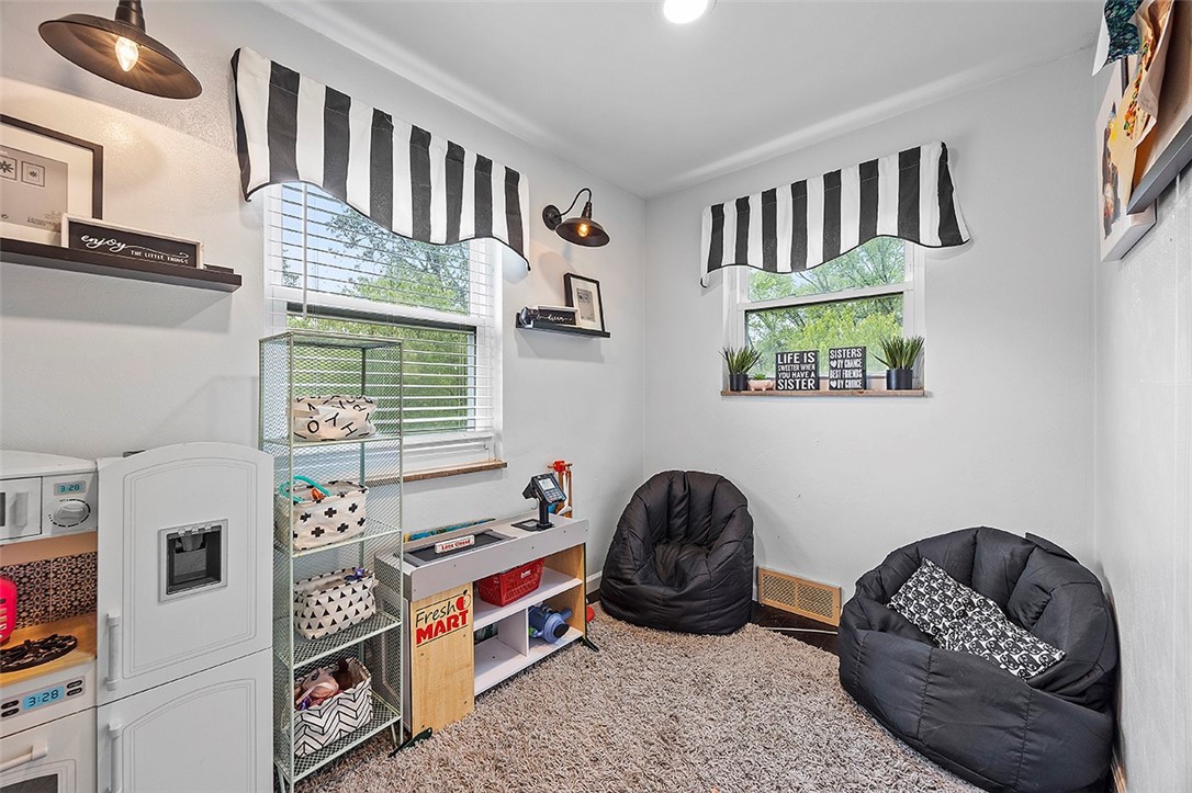 330 Earlwood Rd