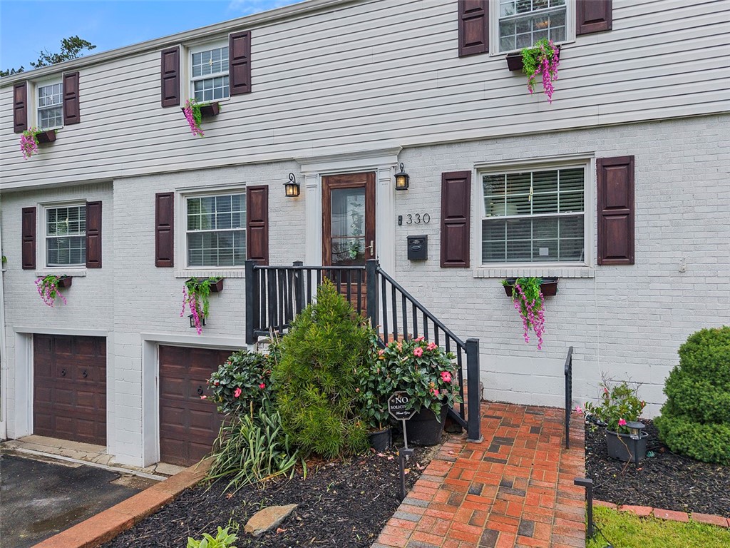 330 Earlwood Rd