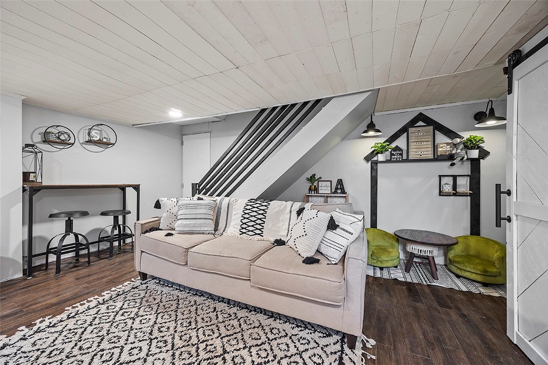 330 Earlwood Rd