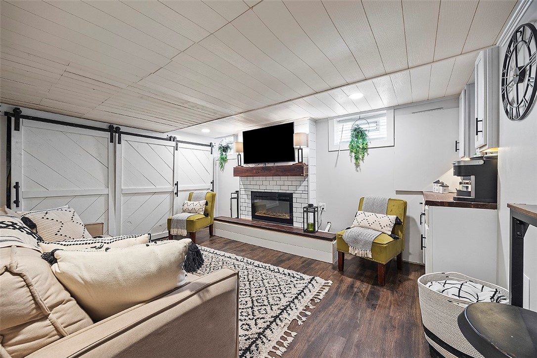 330 Earlwood Rd
