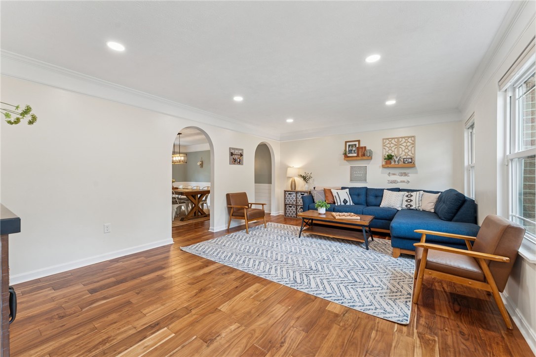 402 Schomburg Court