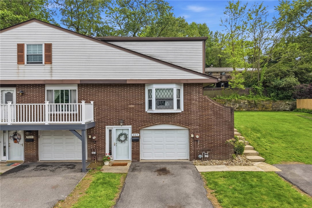 907 Camelot Drive