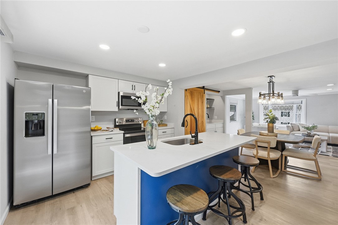 907 Camelot Drive