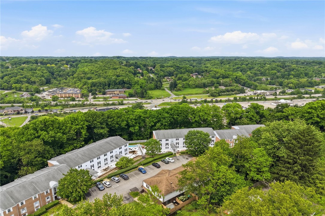 907 Camelot Drive