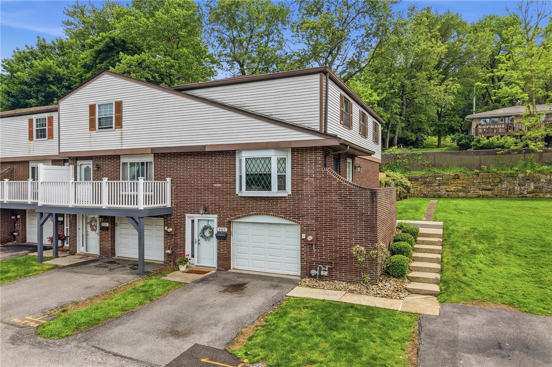 907 Camelot Drive