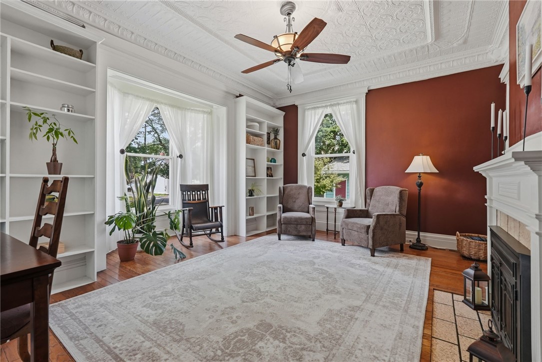 1121 Penn Ave
