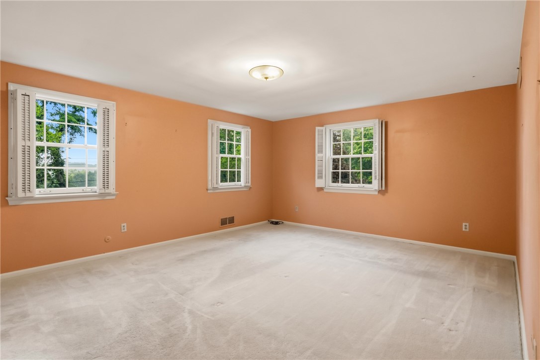 130 Laurelwood Dr