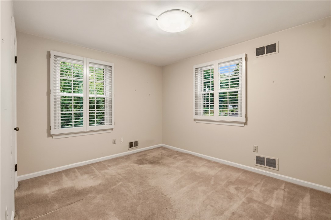 130 Laurelwood Dr