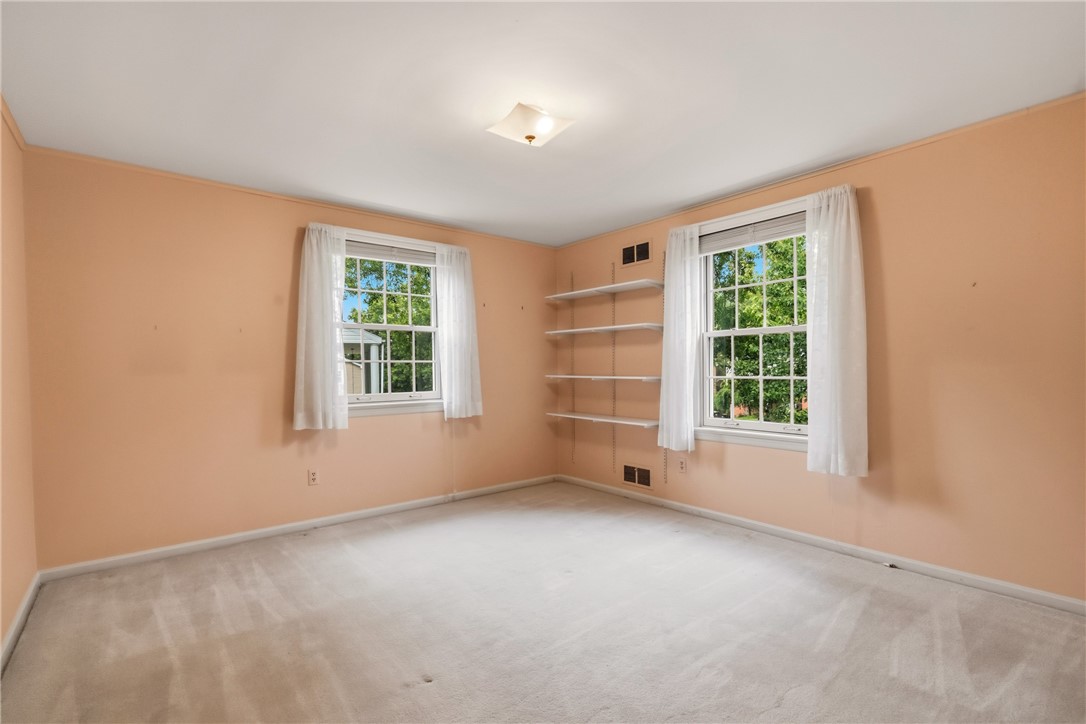 130 Laurelwood Dr